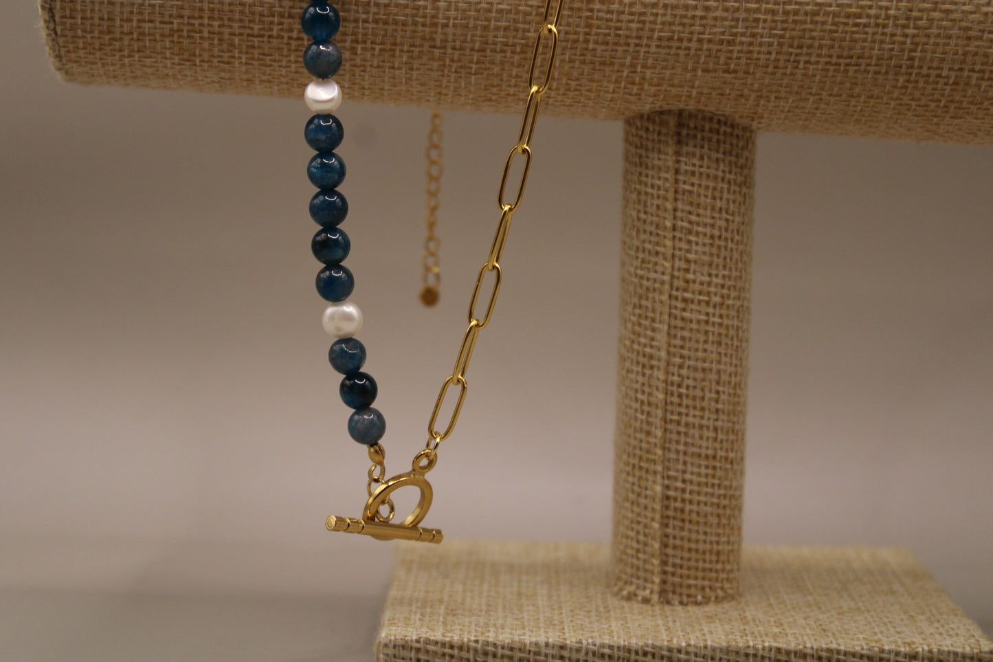 Sieradenset met Apatiet en Zoetwaterparel – Handgemaakte Ketting & Armband in Goudkleurig RVS