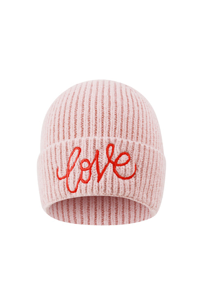 Lichtroze Love It dames wintermuts met rood ‘Love’ borduursel