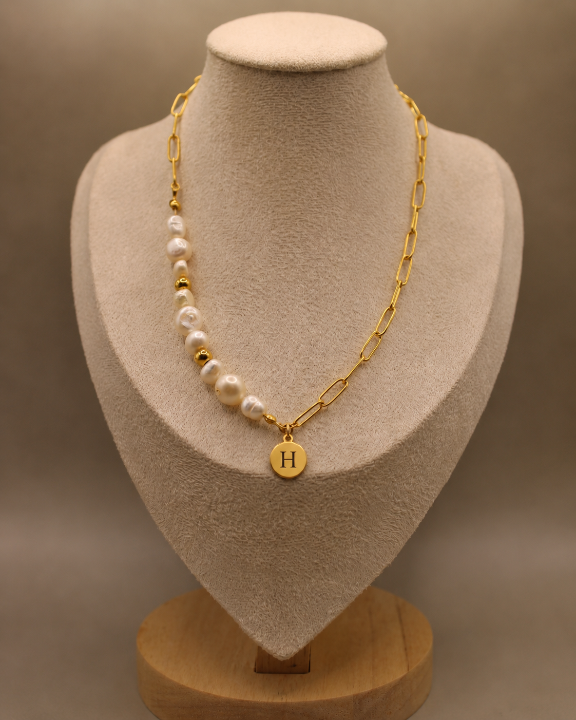 Parelketting met Goudkleurige Details