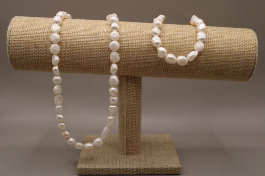 Set: ketting en armband hangemaakt van zoetwaterparels groot
