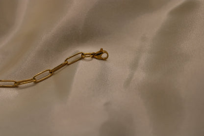 Luxueuze ketting van stainless steel met aquamarijn en zoetwaterparels, voor een verfijnde look.
