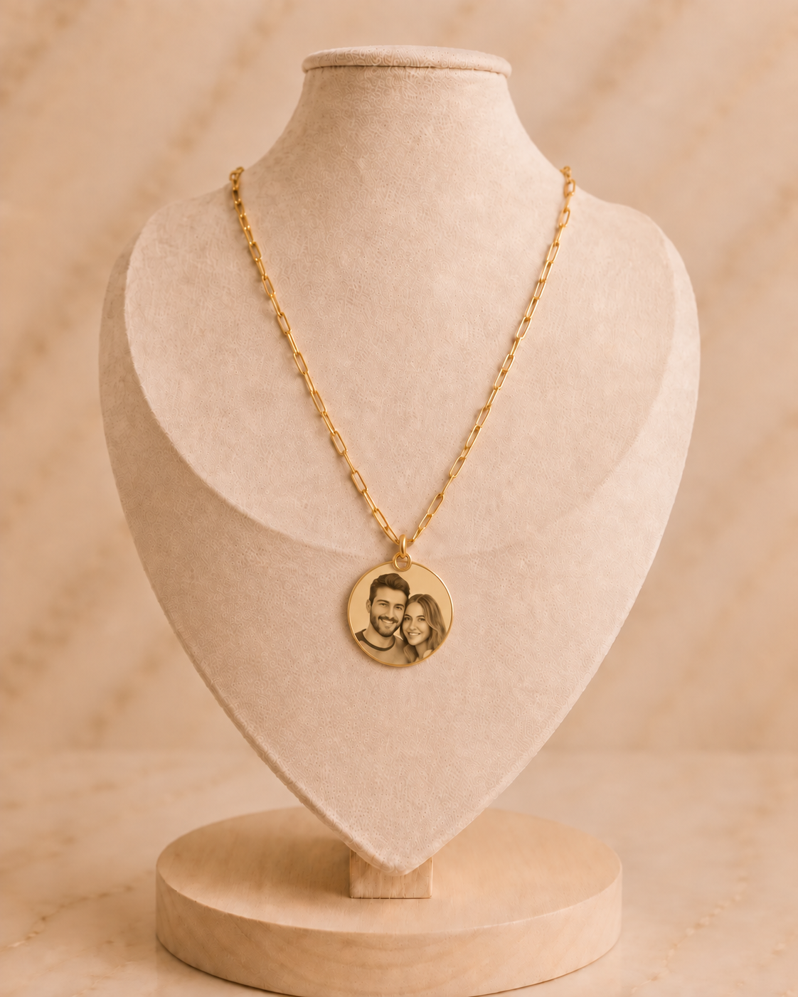 Goudkleurige RVS paperclipketting met ronde fotobedel